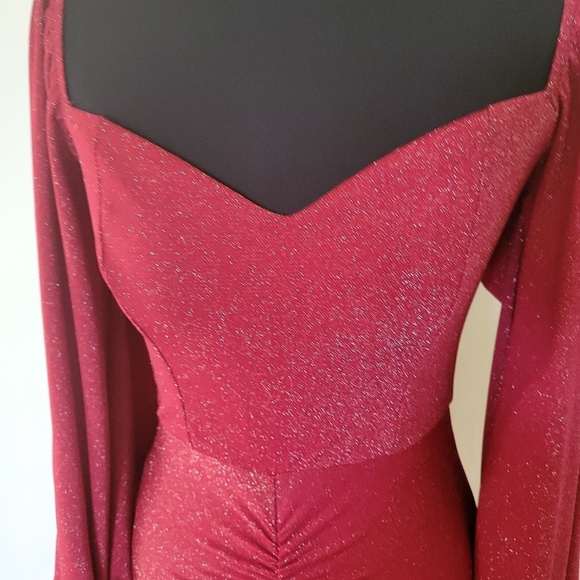Elegant Red Long Sleeve Gown - Picture 7 of 15